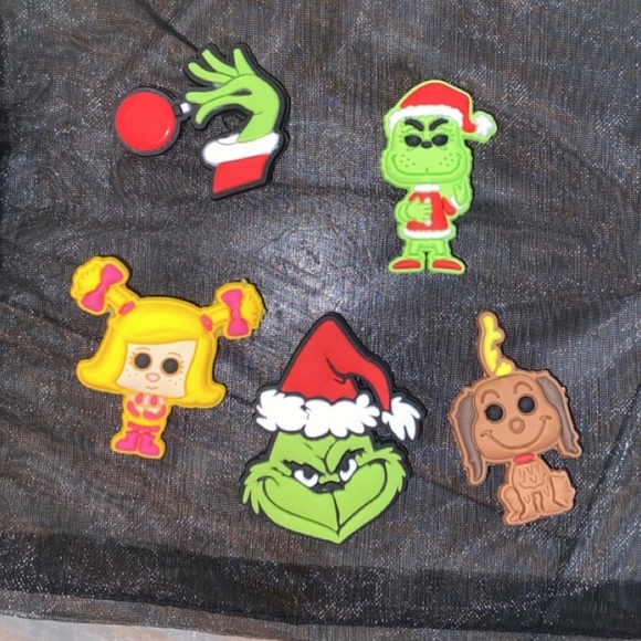 the grinch Accessories - 5 NEW Grinch Christmas Jibbitz For Crocs